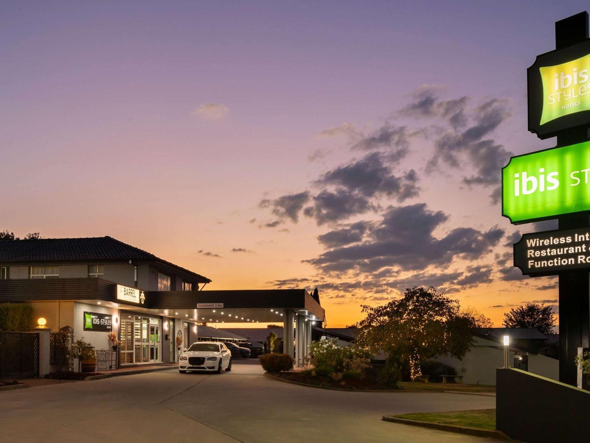 ホテル Ibis Styles オレンジ エクステリア 写真